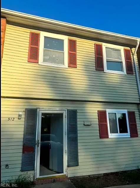 512 Carnaby CT, VIRGINIA BEACH VA 23454
