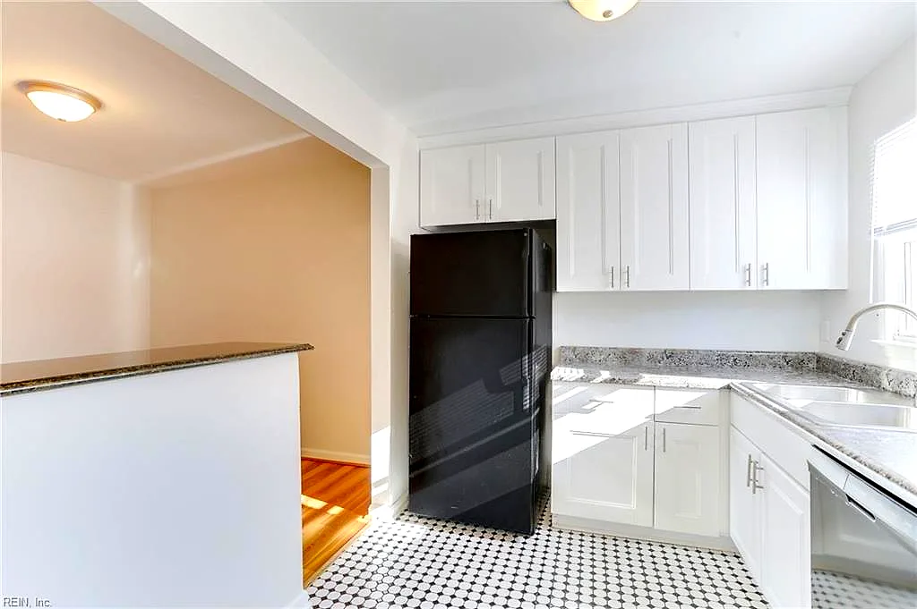 2220 Windom Pl, Virginia Beach — photo
