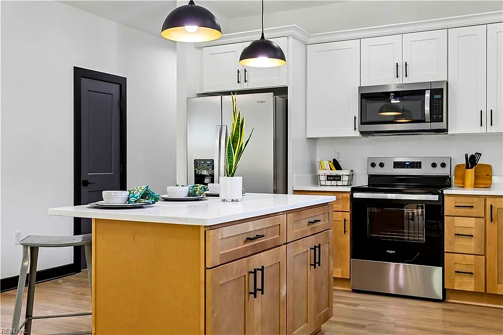 1216 West Ave, Hampton — photo