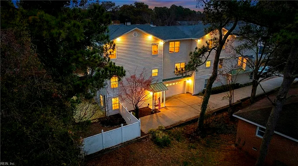 3734 Chesterfield AVE