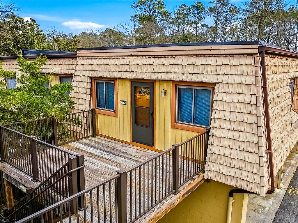 1525 Malibu PL