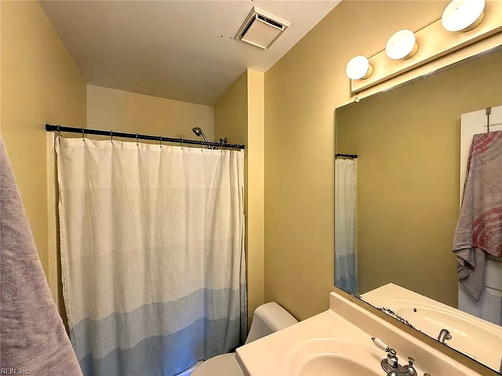 909 Wolfpack Ct, Virginia Beach — photo