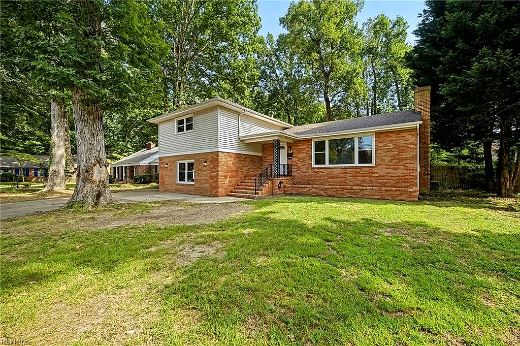 537 Hallmark Dr, Newport News — photo