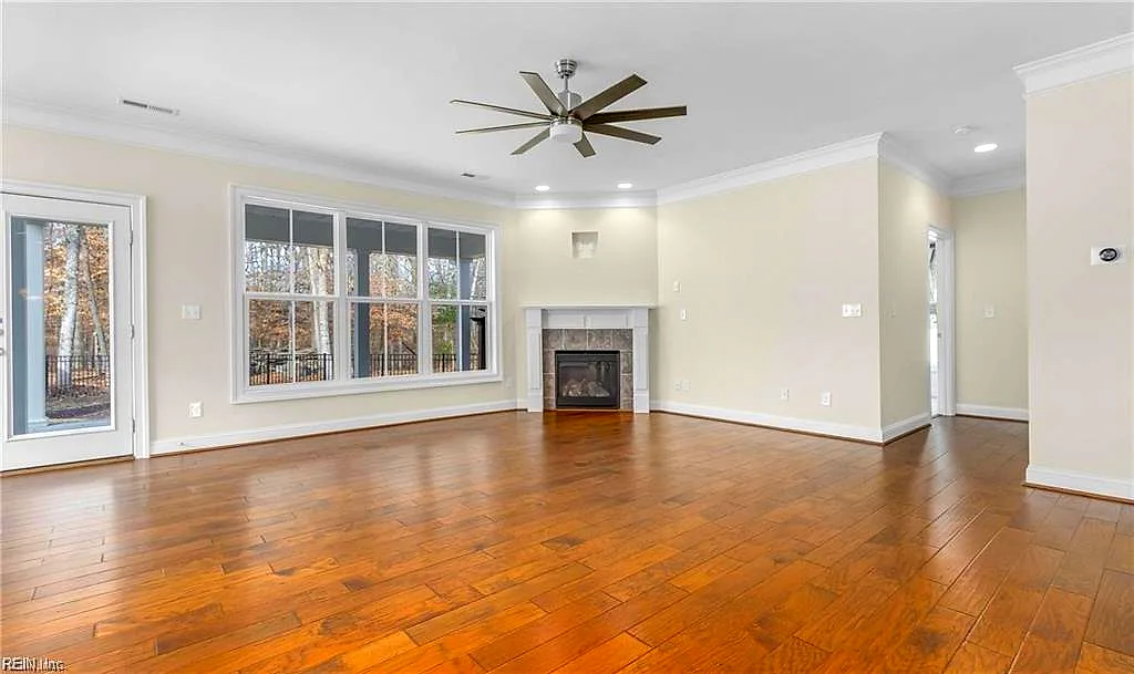2716 River Watch Dr, Suffolk — photo