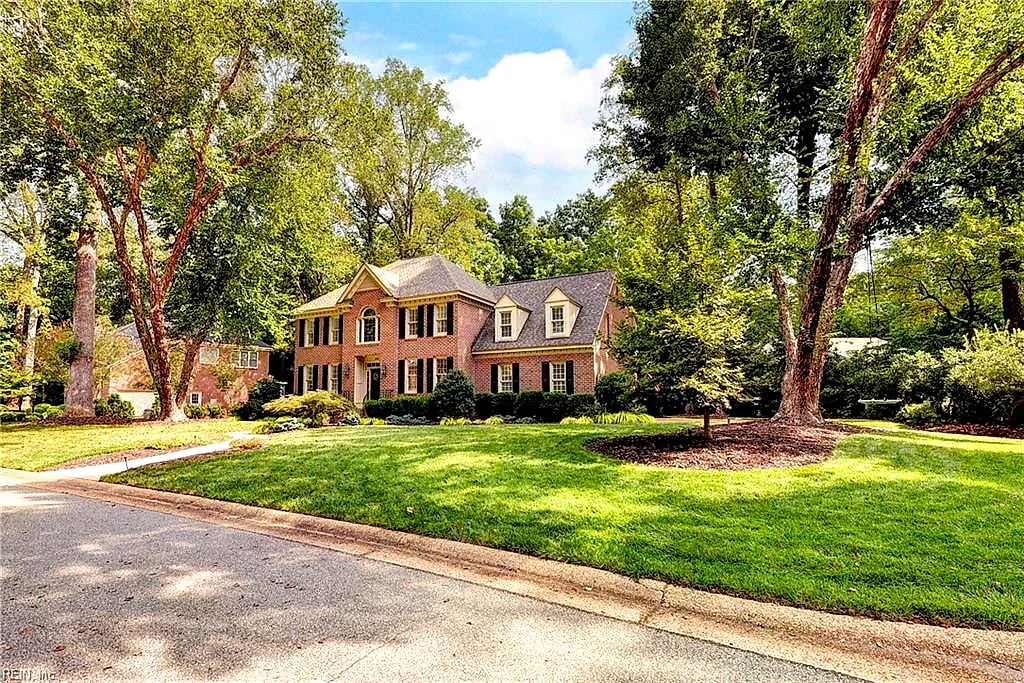 320 Yorkshire Dr Dr, Williamsburg — photo