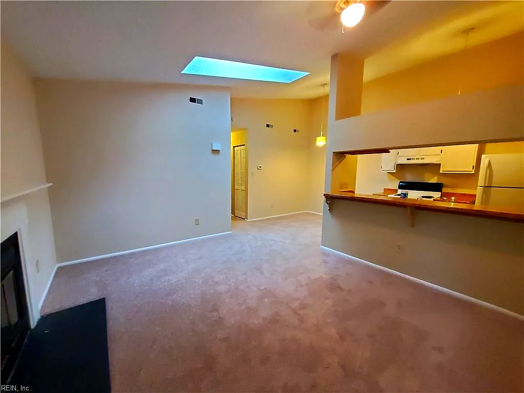 327 Thalia Station Ct, Virginia Beach — photo