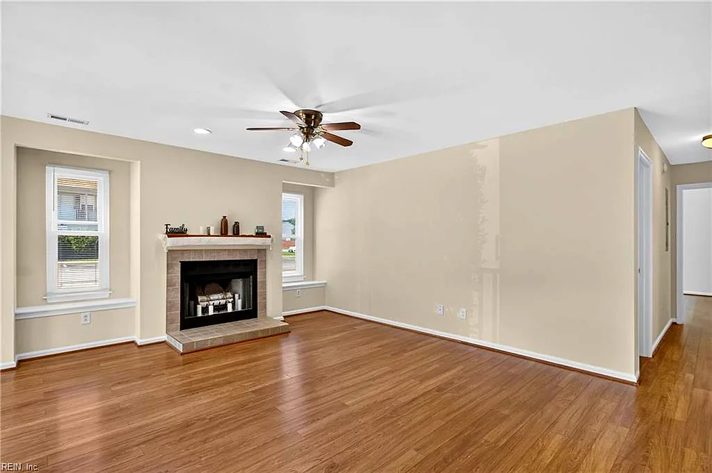 504 Mary Robert Ln, Newport News — photo