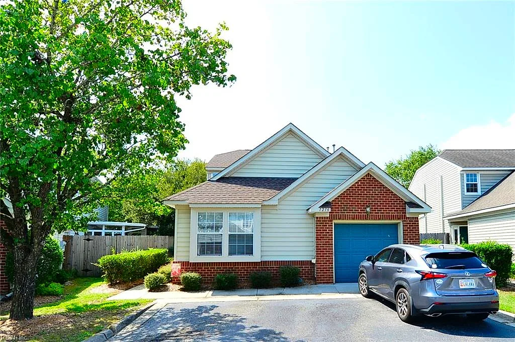 1216 Club Point DR, CHESAPEAKE VA 23322