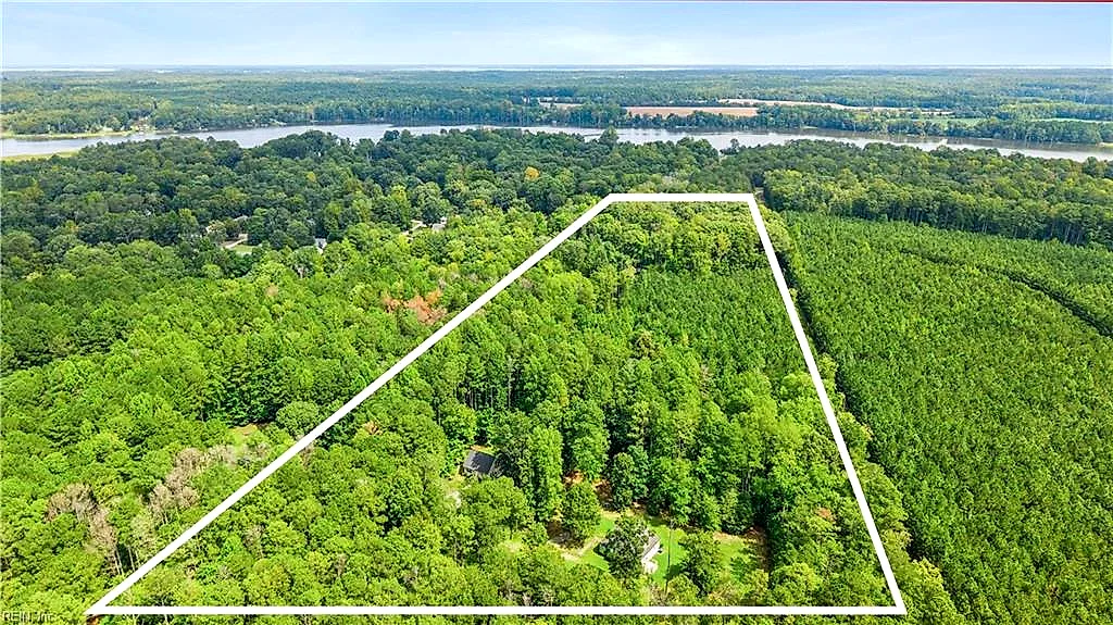 12375 Dogwood Trl, Gloucester — photo