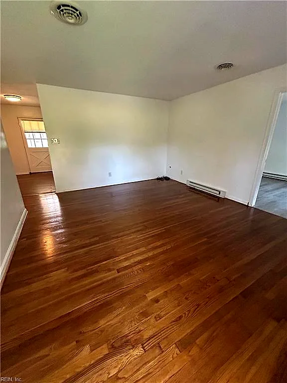 303 Hunts Neck Rd, Poquoson — photo