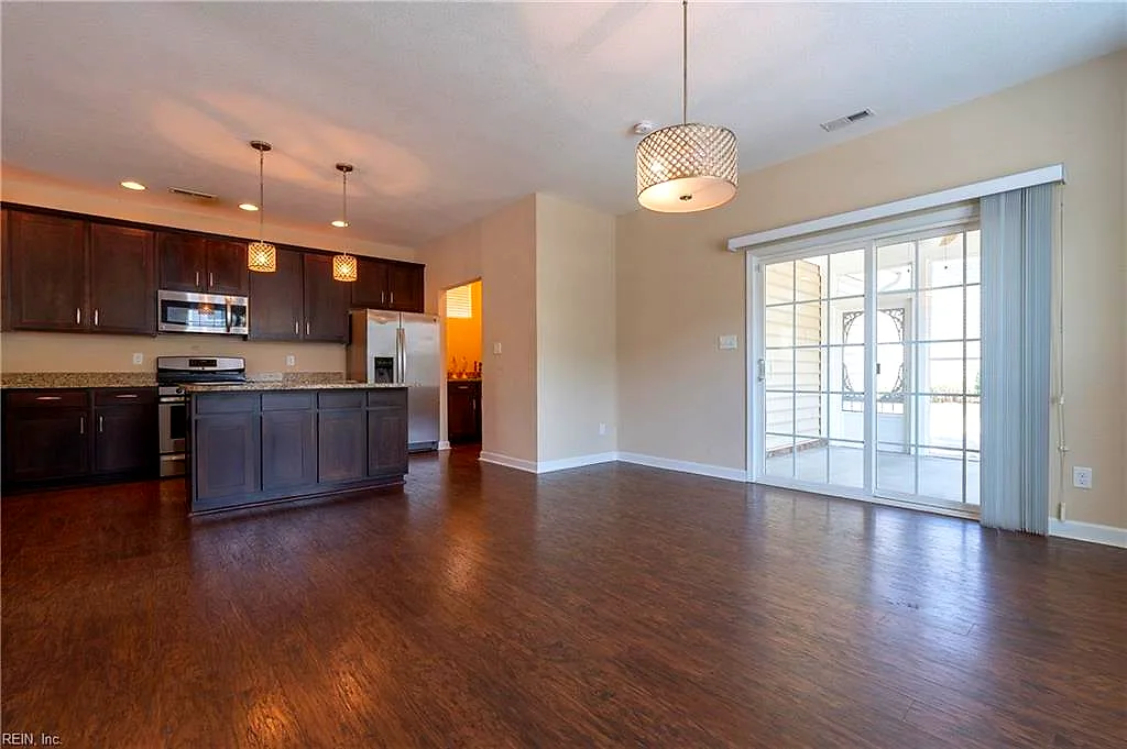 302 Milton Ct, Portsmouth — photo