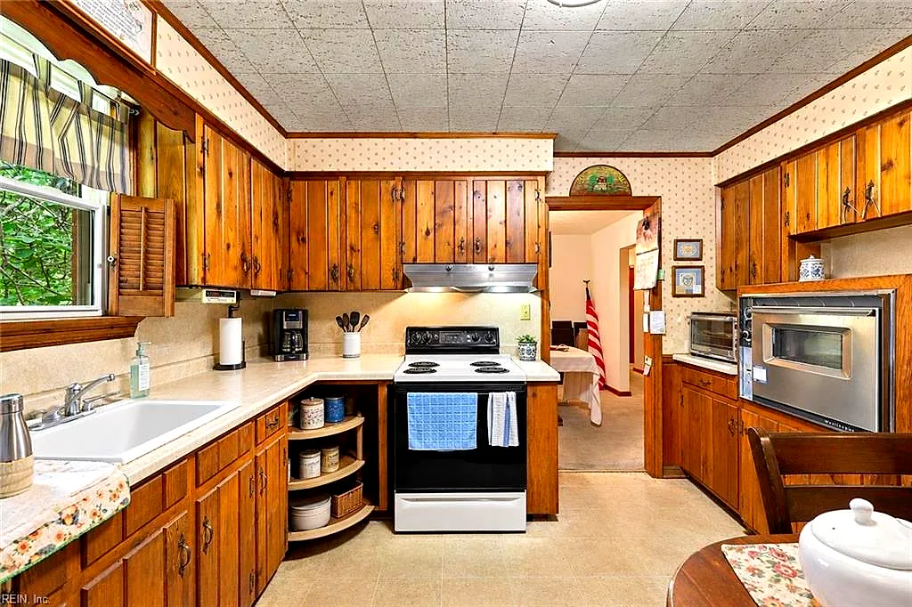 1870 E Bayview Blvd, Norfolk — photo