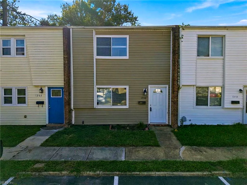 1309 Green Cedar LN, VIRGINIA BEACH VA 23453