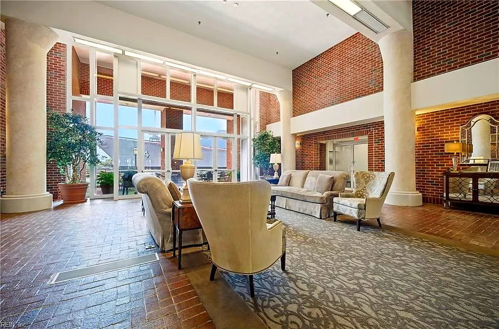 215 Brooke Ave #311, Norfolk — photo
