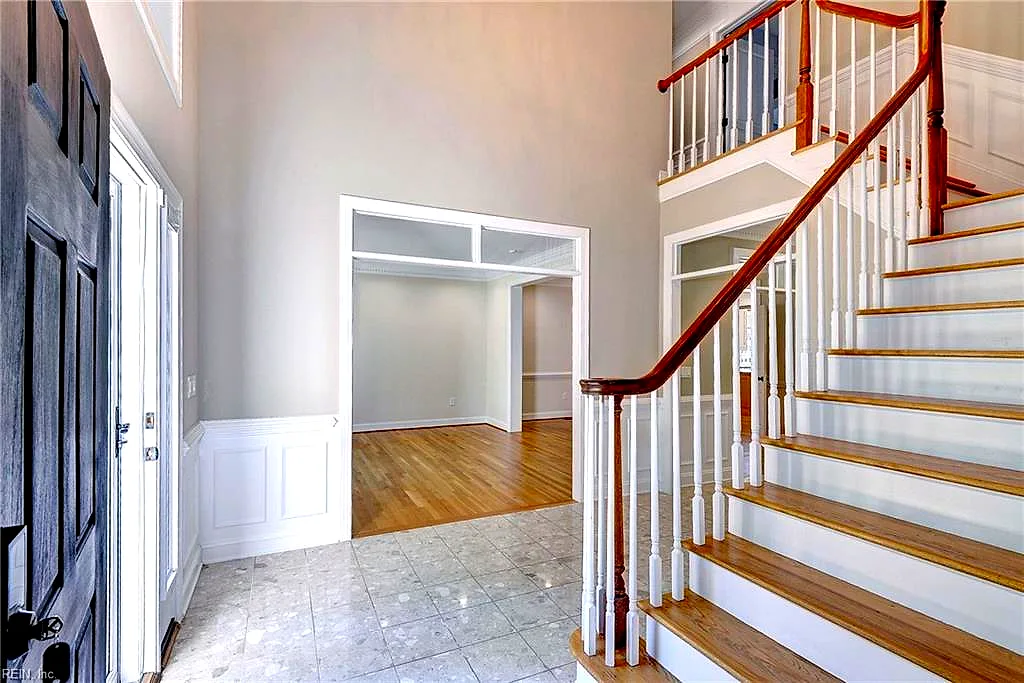 100 W Landing, Williamsburg — photo