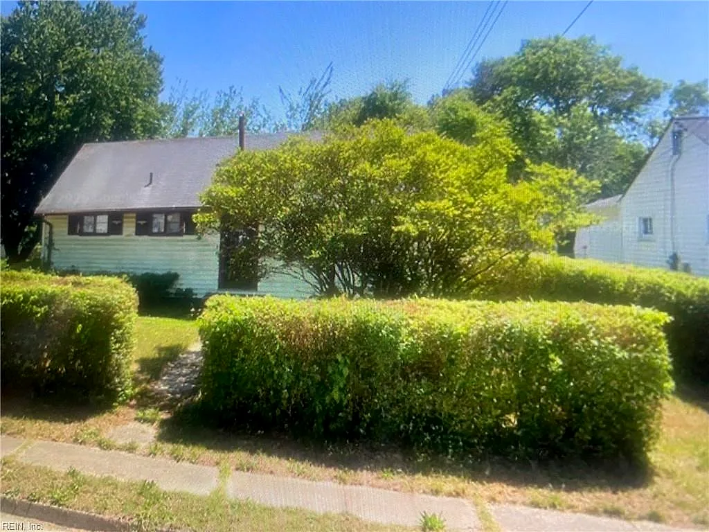 110 Chatham Ter, Hampton — photo
