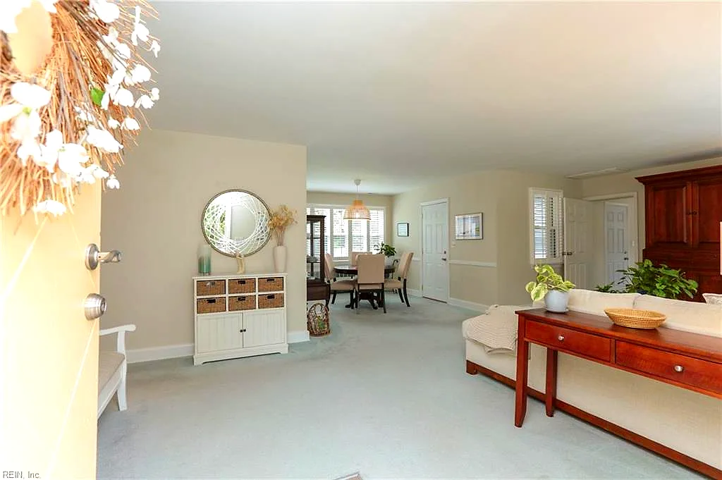 7218 Midfield St, Norfolk — photo
