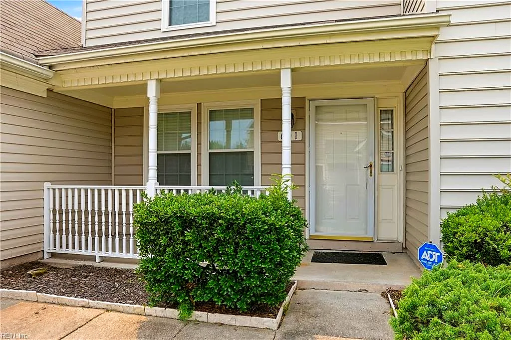 601 Lord Byron Ct, Chesapeake — photo