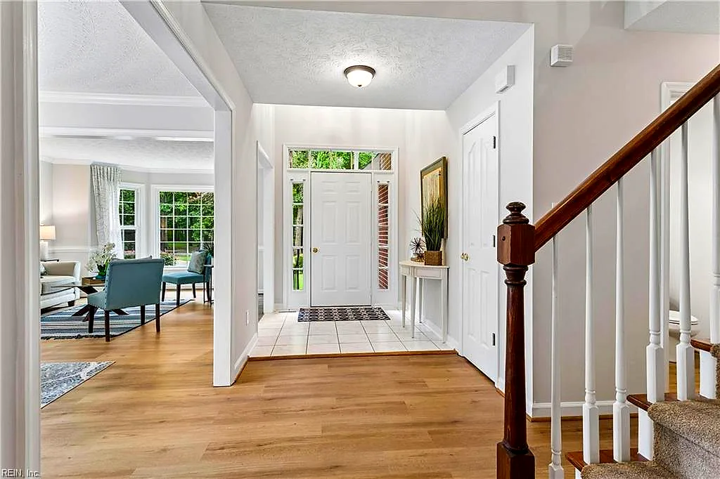 232 Pasture Ln, Yorktown — photo