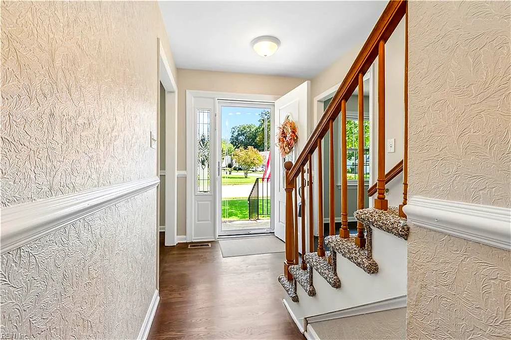 6 Margaret Dr, Hampton — photo