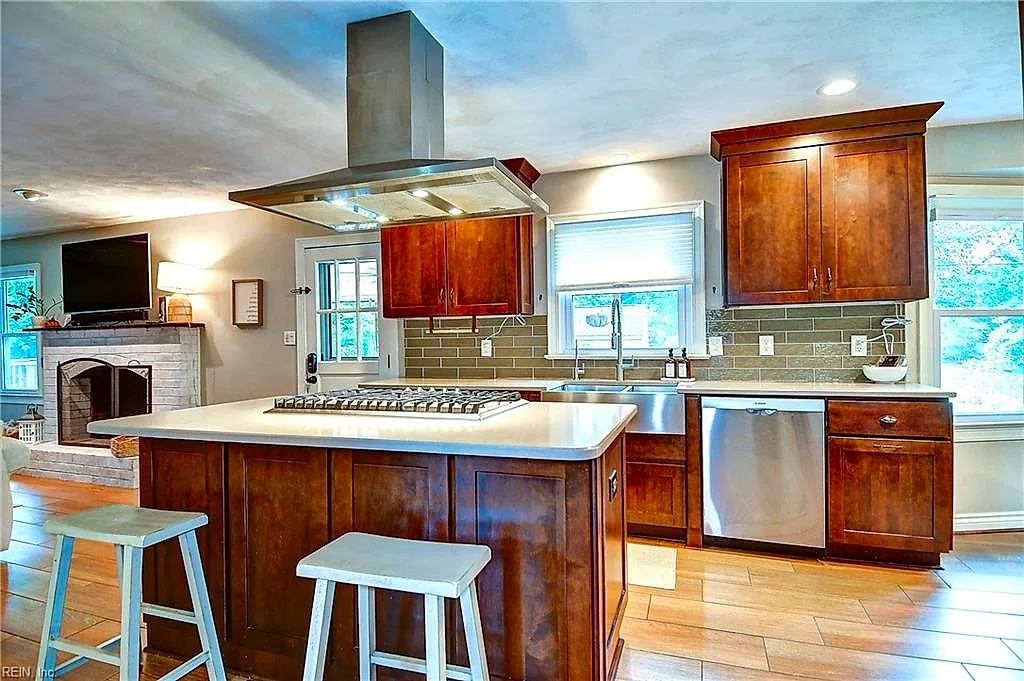1133 Cresthaven Ln, Virginia Beach — photo