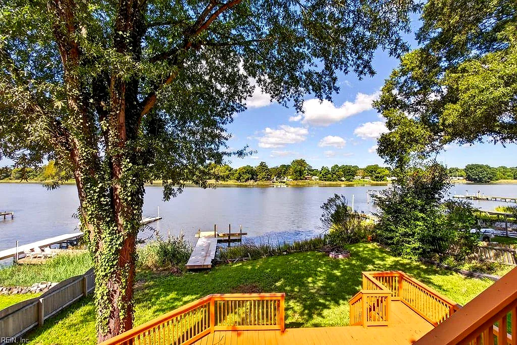 1337 Walnut AVE, CHESAPEAKE VA 23325
