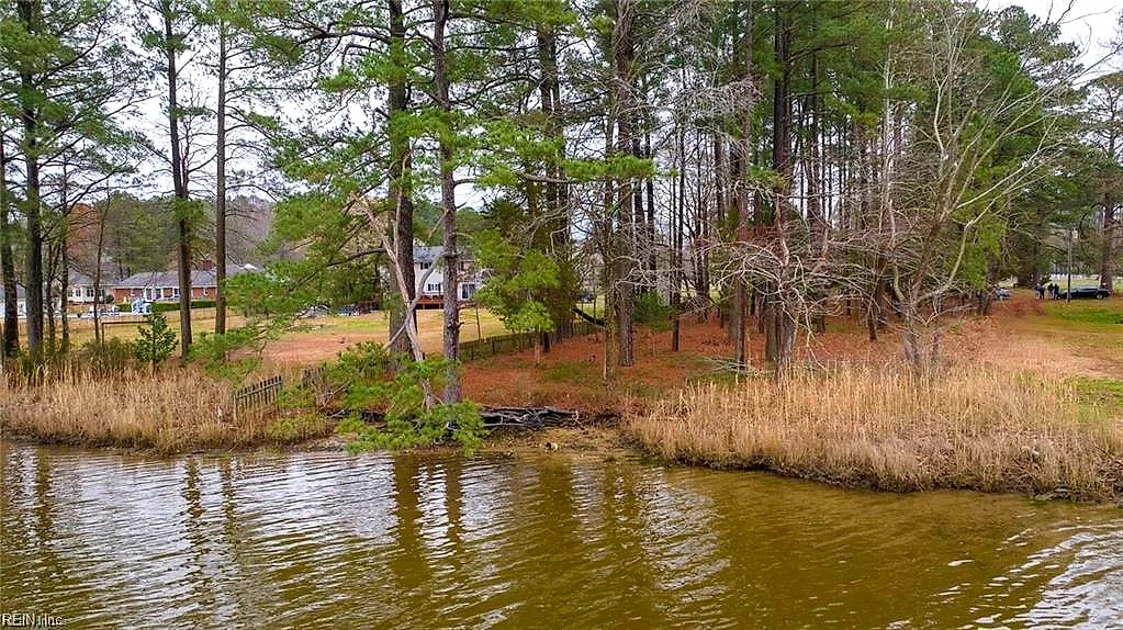 Lot 8 Landing Ln, North — photo
