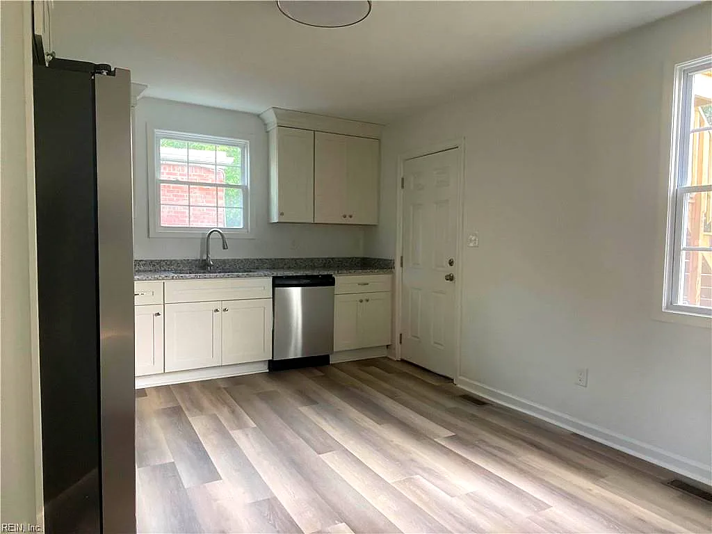 3145 Hyde Unit 1 Cir #1, Norfolk — photo