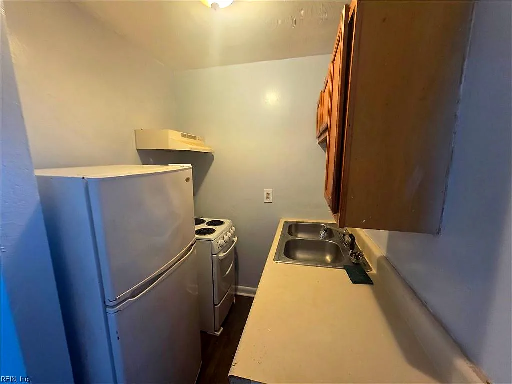 201 Dixie Ave #G, Portsmouth — photo