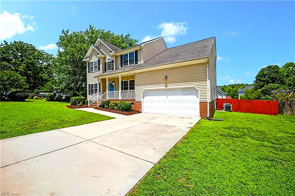 6699 Mann Ave, Gloucester — photo