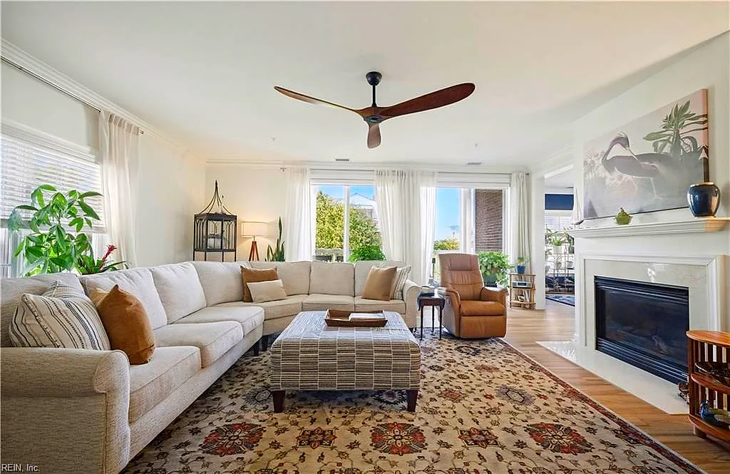 8262 N View Blvd, Norfolk — photo