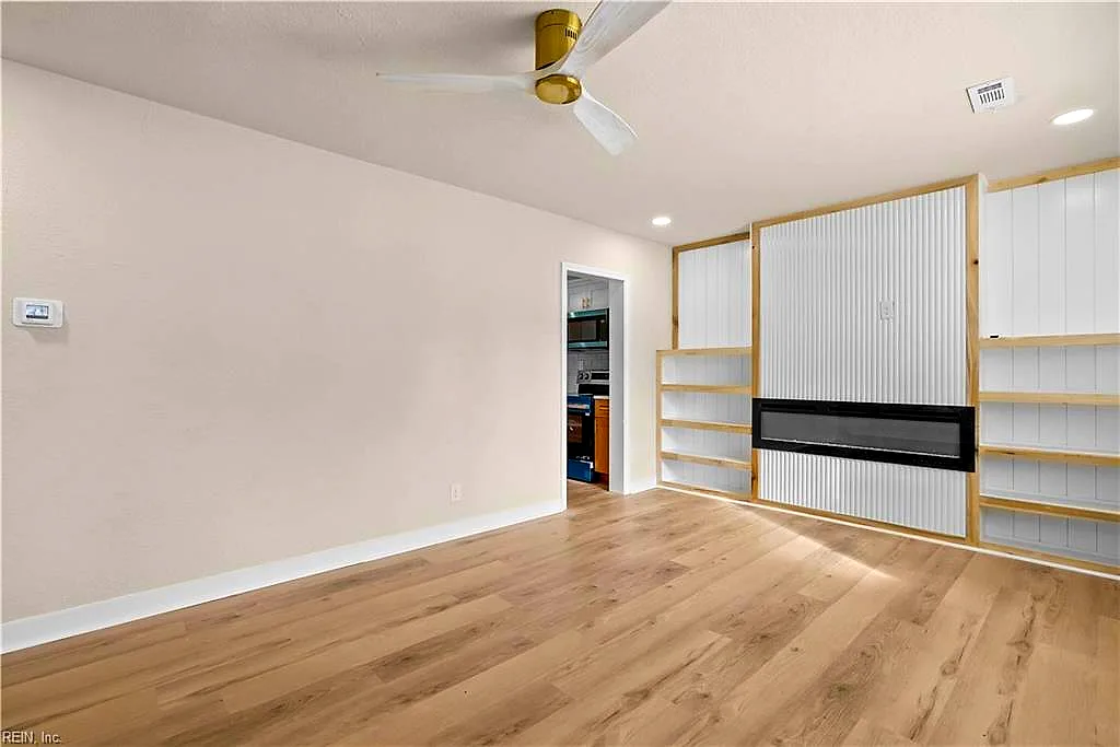 8823 Devon St, Norfolk — photo