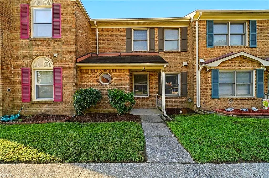 5 Dawn Ln, Hampton — photo