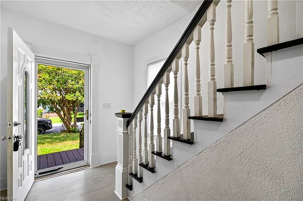315 Highland Ave, Suffolk — photo