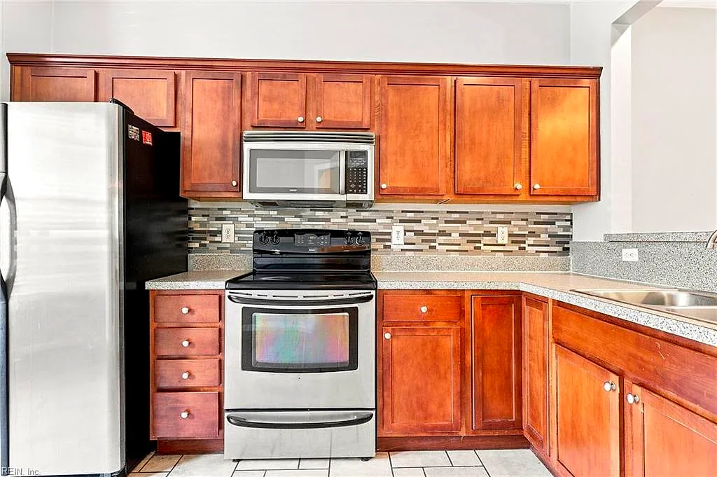 1804 Mizzen Ln, Virginia Beach — photo