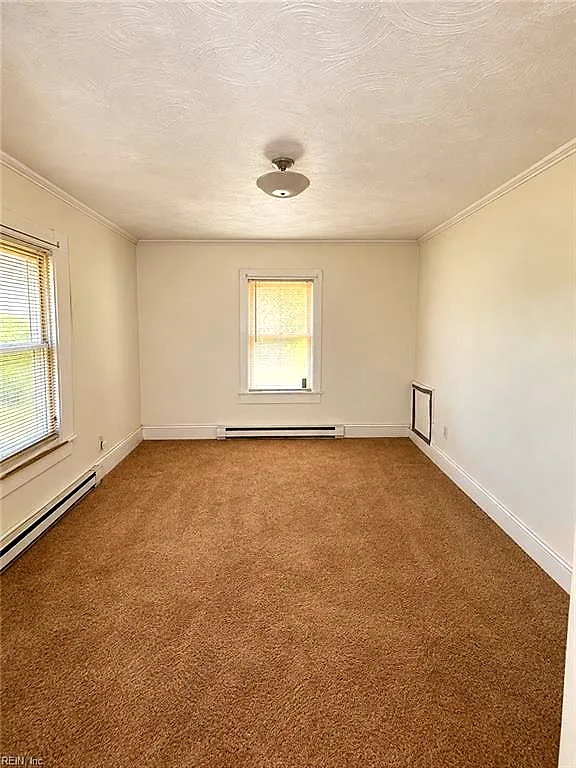 750 Oxford St, Suffolk — photo