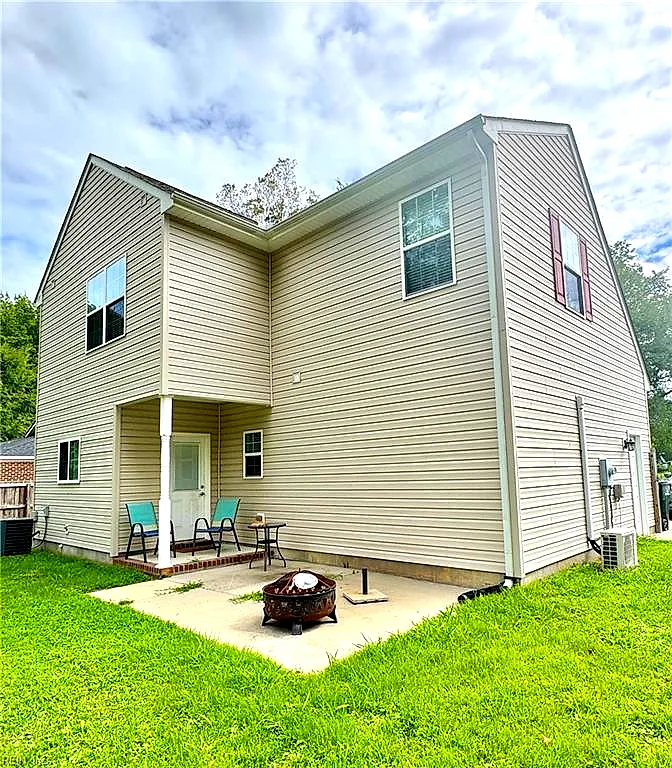 113 Crocker St, Suffolk — photo