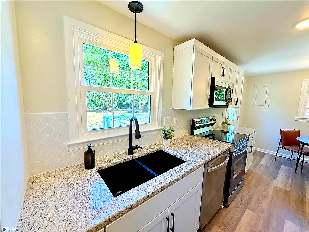 8024 Airport Rd, Quinton — photo
