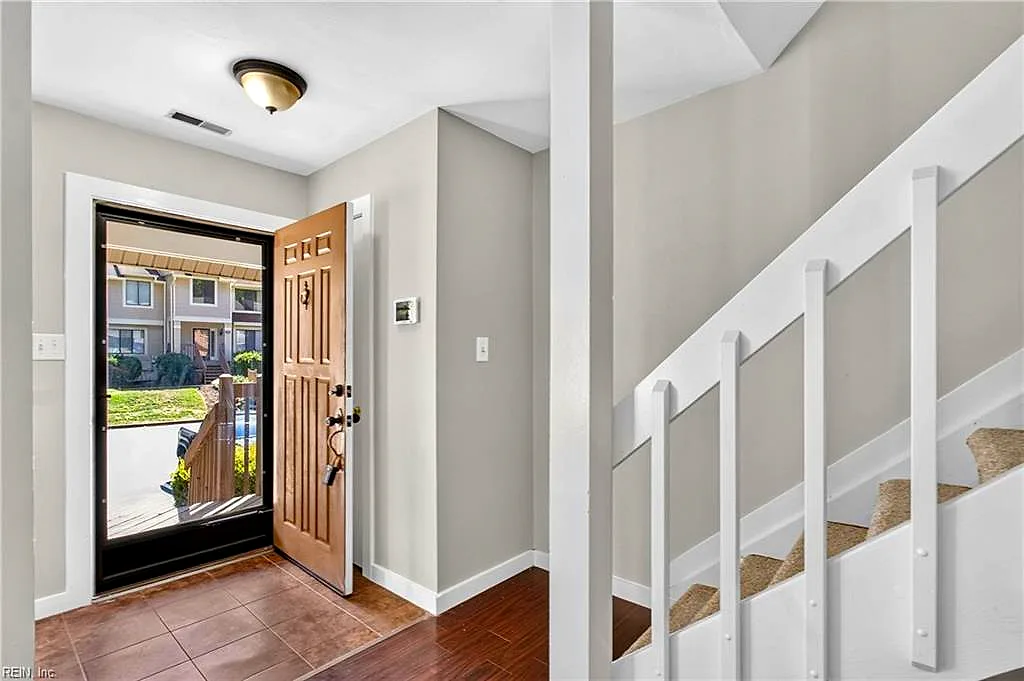 254 Bridgewater Dr, Newport News — photo
