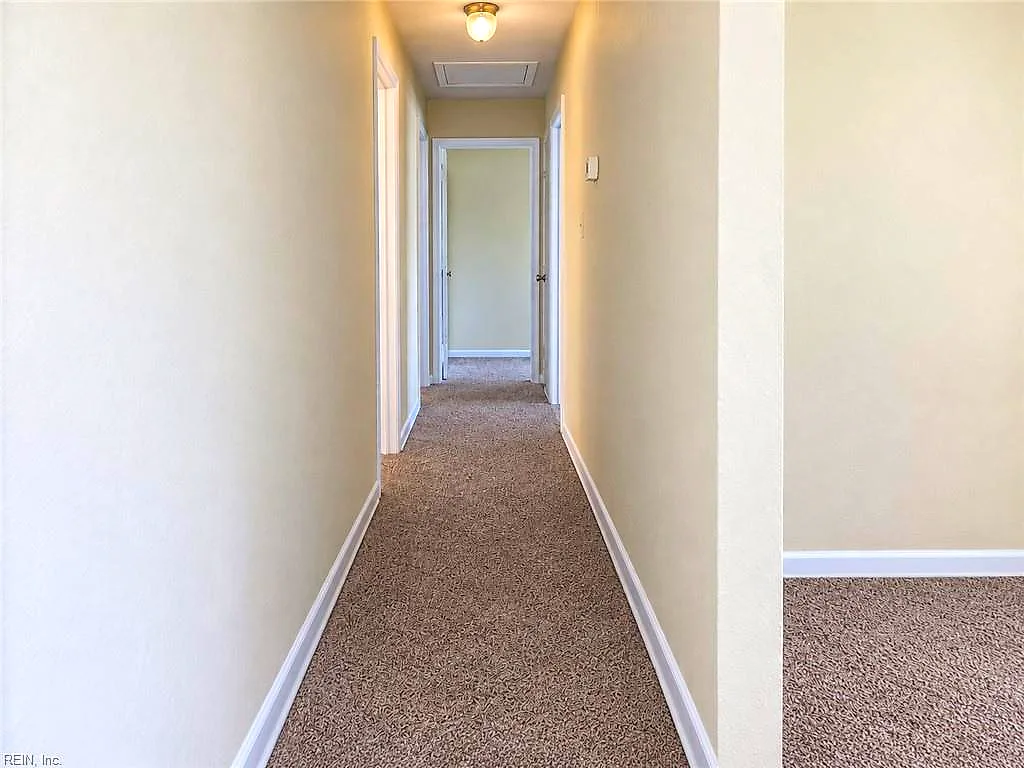 19 Kingslee Ln, Hampton — photo