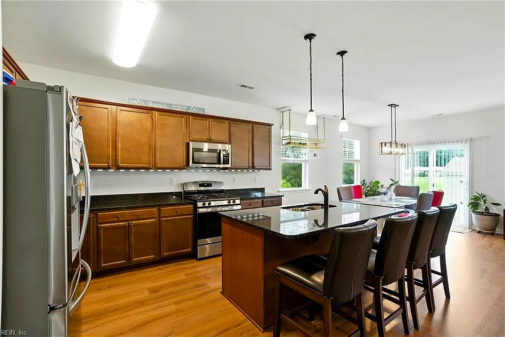 121 Meadows Landing Ln, Suffolk — photo