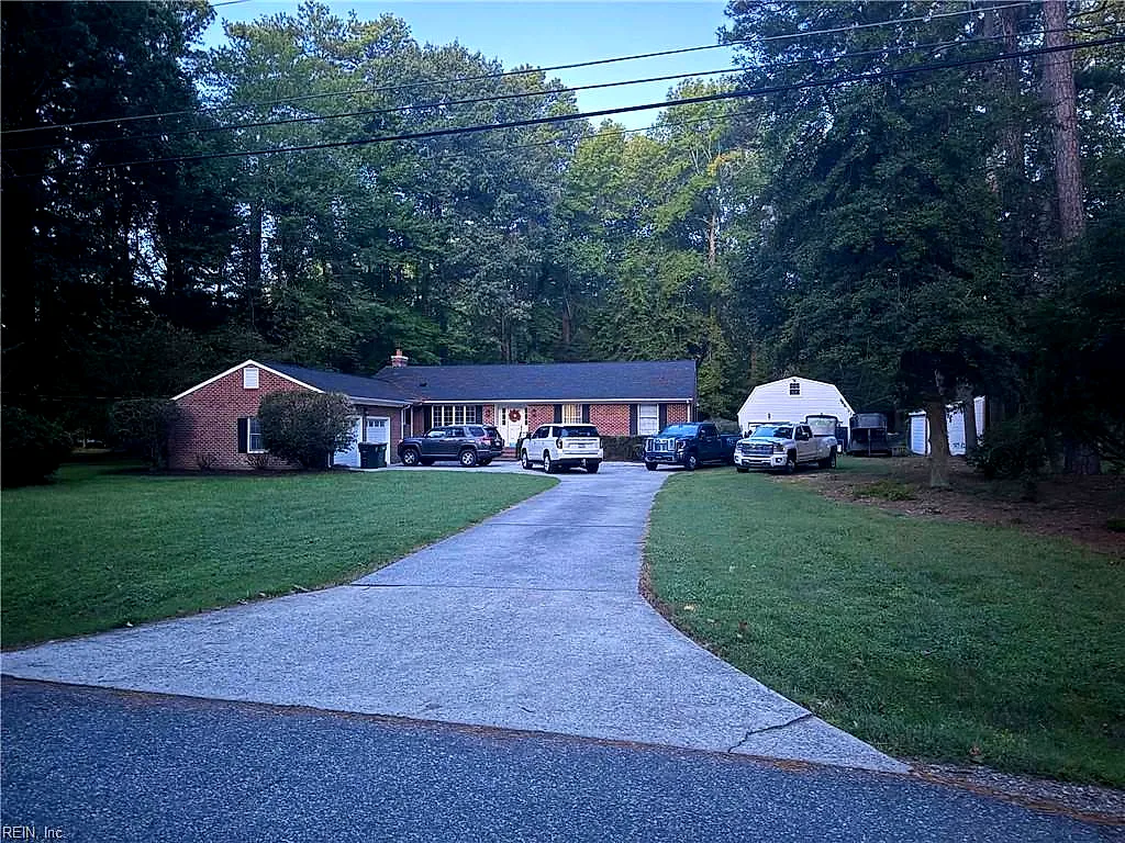 105 Ilex Dr, Yorktown — photo
