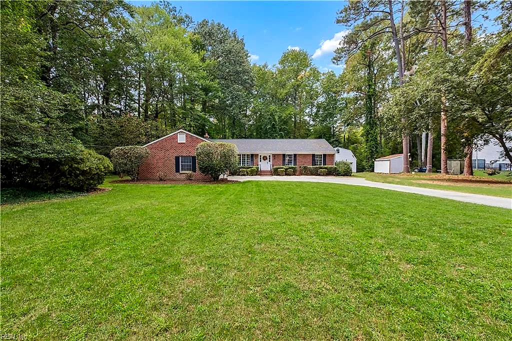 105 Ilex Dr, Yorktown — photo