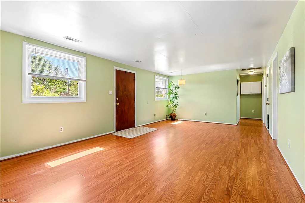 1907 Hart Cir, Hampton — photo