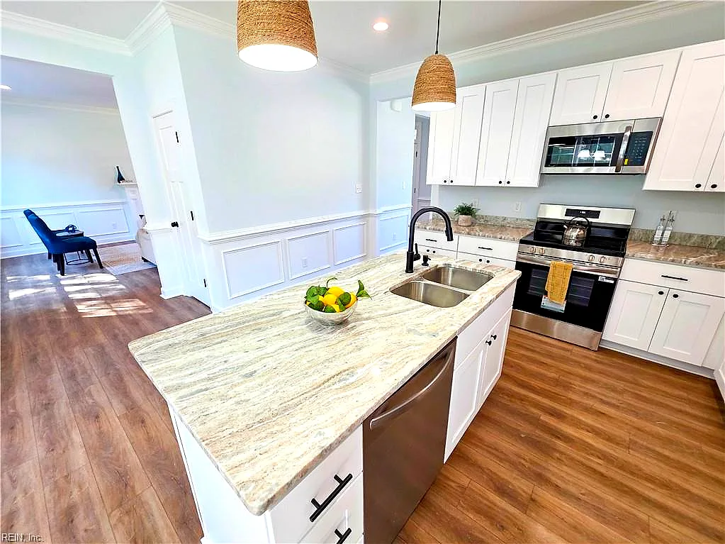 1013 Barbara Dr, Suffolk — photo