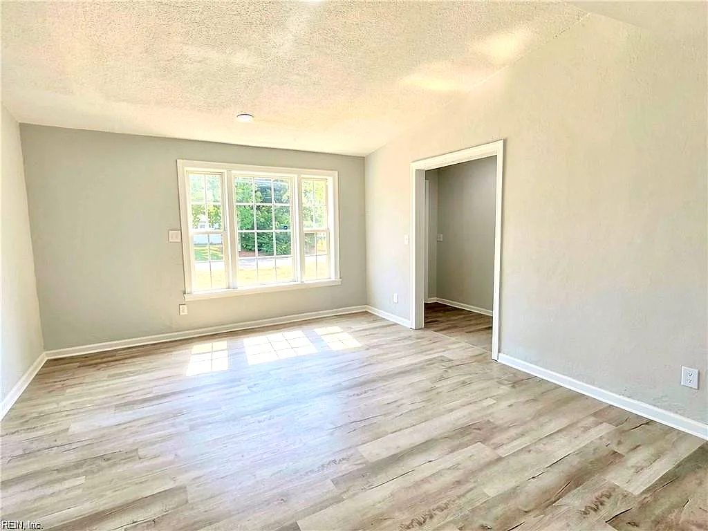 1012 Towanda Rd, Virginia Beach — photo
