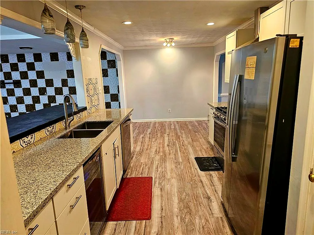 3975 Long Point Blvd, Portsmouth — photo
