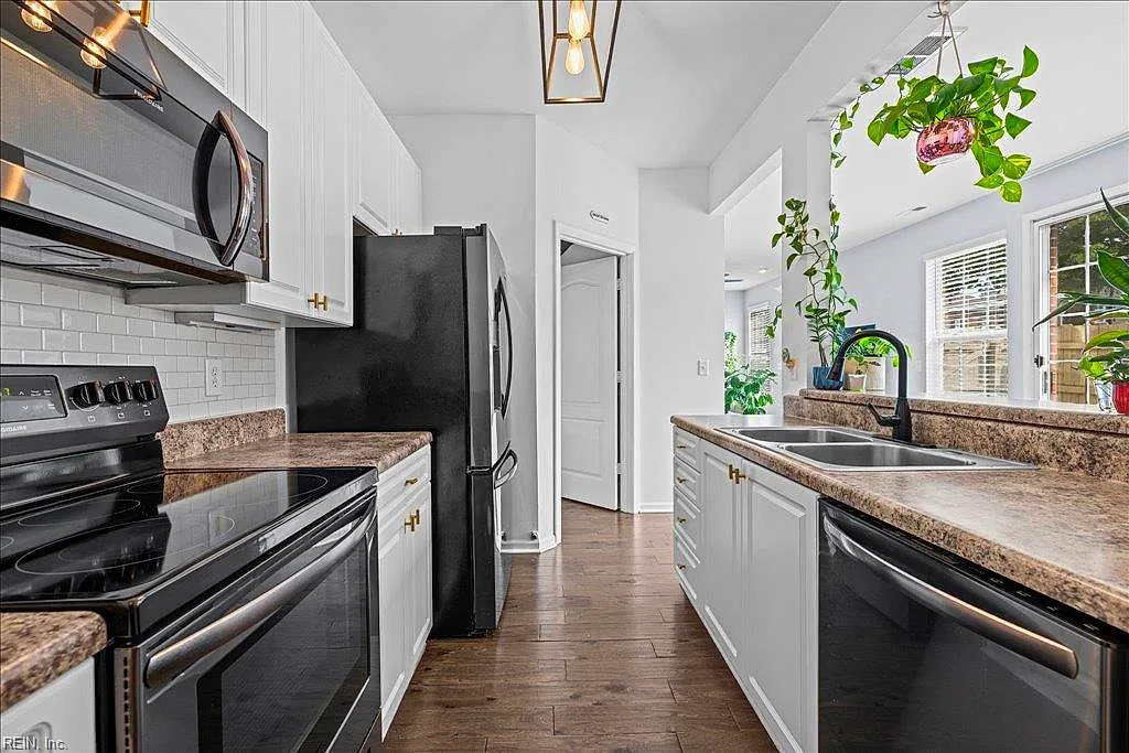 1125 Farrcroft Way, Virginia Beach — photo