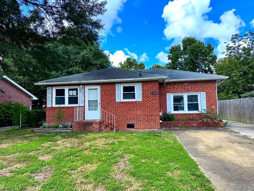 1605 Hawthorne DR, CHESAPEAKE VA 23325