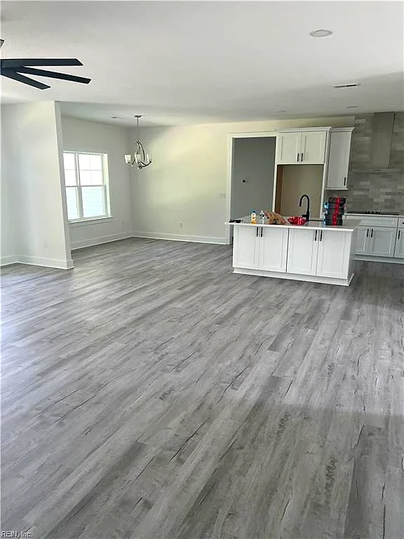 114 Rosewood Dr, Suffolk — photo